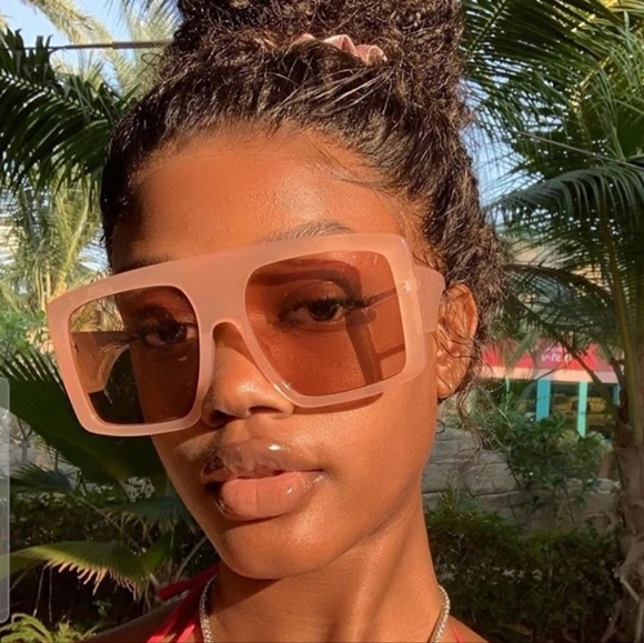 Fashion Oversized Square Sunglasses - Picture 2 of 8